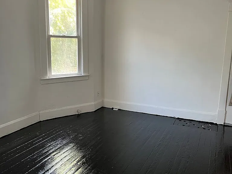 1646 Ridge Ave — Photo 4