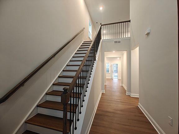2nd image of 3455 Delmar Dr