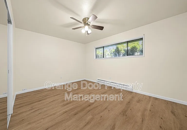834 S 72nd St — Photo 24