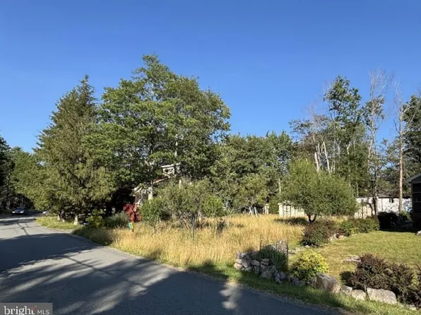 6461 Marvin Gdns, Tobyhanna, PA 18466