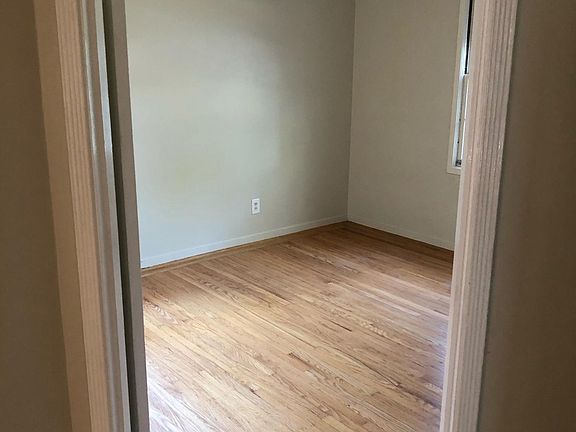 5th image of 800 Hobart St