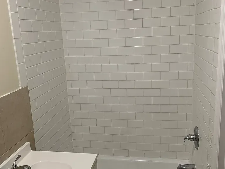 84 Market St #9 — Photo 7
