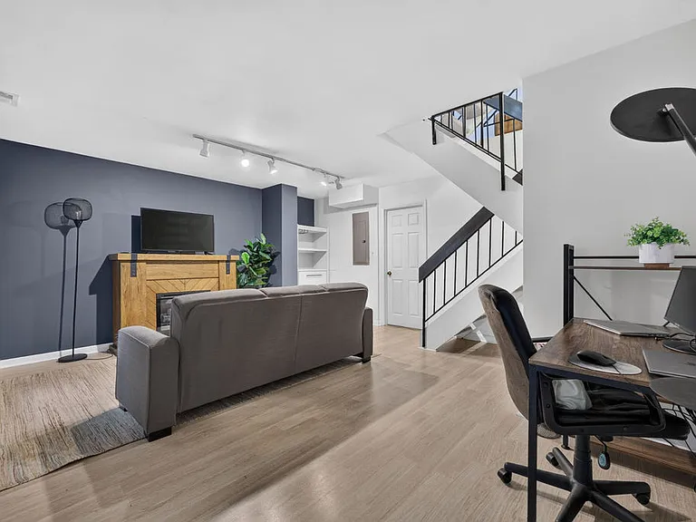 2190 Cartwright Pl — Photo 45