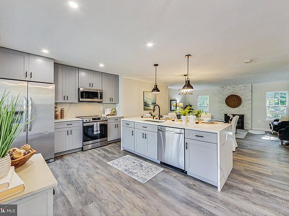 4th image of 23 Cherry Bend Ct