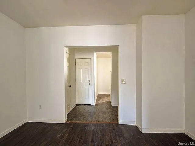 Building Photo - 7247 Metropolitan Ave #2F