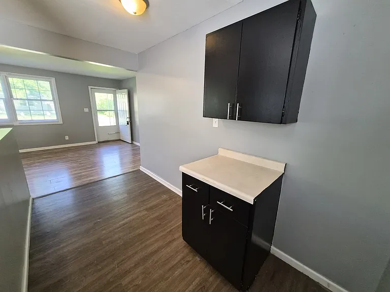 3221 Priscilla Ave — Photo 18