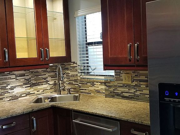 4th image of 3313 Cocoplum Cir