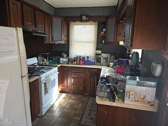 2nd image of 315 Boling St