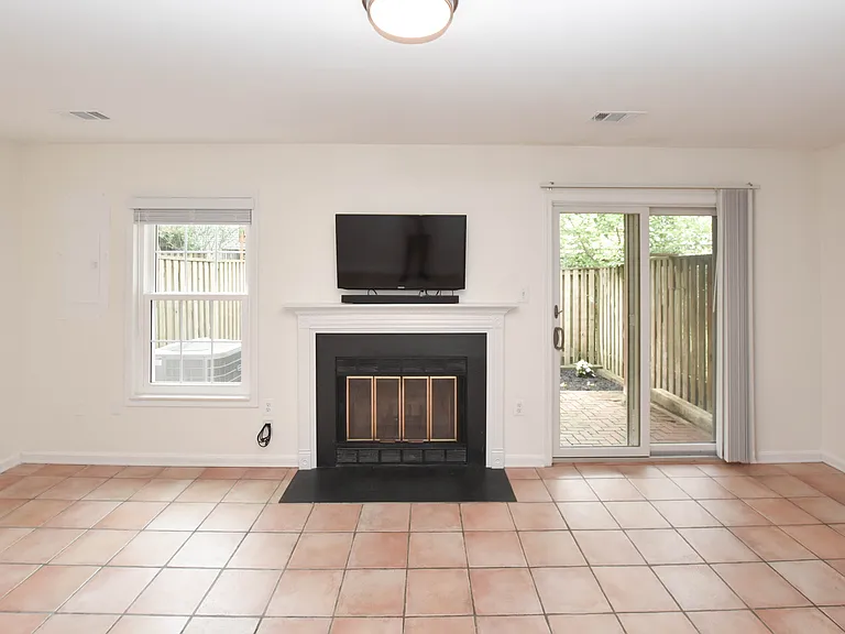 5843 Wye Oak Commons Ct — Photo 15