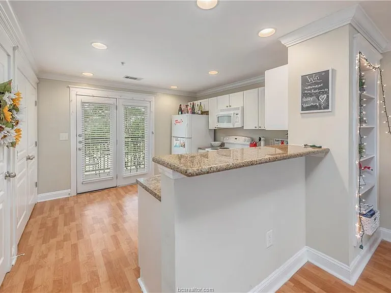 1725 Harvey Mitchell Pkwy S #1630 — Photo 9