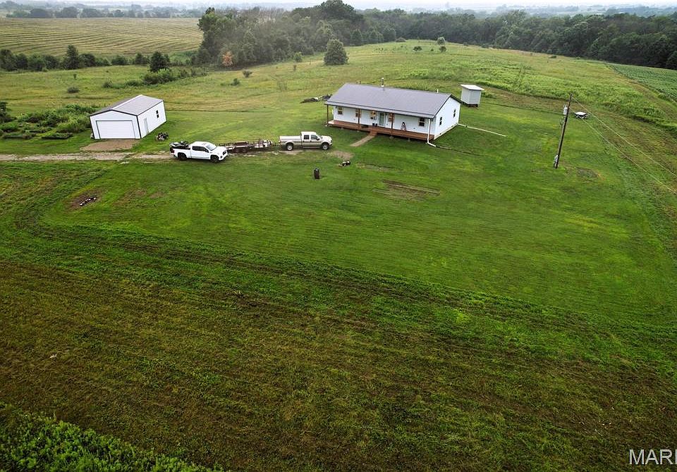 1st image of 32885 Dogwood Dr