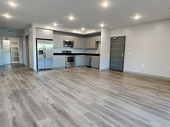 4th image of 7040 Woodman Ave #307