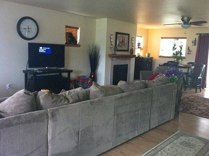 3 bed, 2.5 bath, 2704 sqft, $2,900 — Photo 4