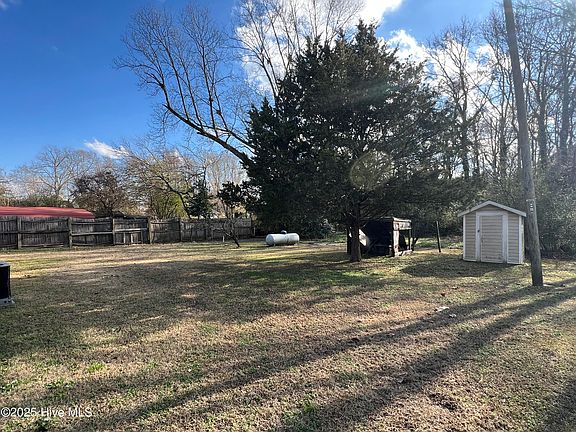 3rd image of 205 E 6th Street
