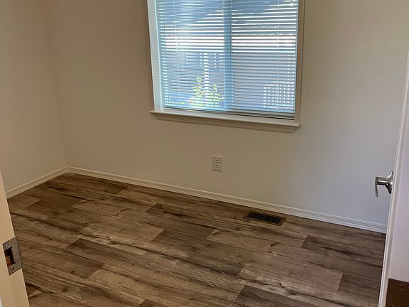 4th image of 5055 NE Elliott Cir #133