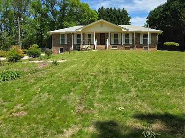 2126 Monterey Dr, Snellville, GA 30039
