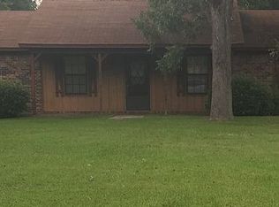 115 Brooks Ln, Atmore, AL 36502