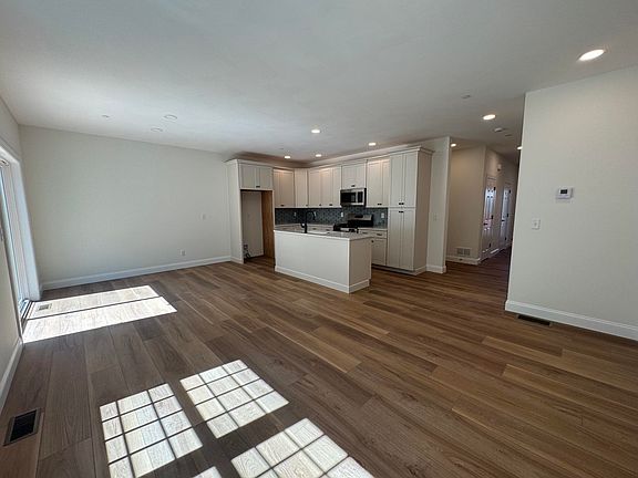 4th image of 5A Dearborn Circle