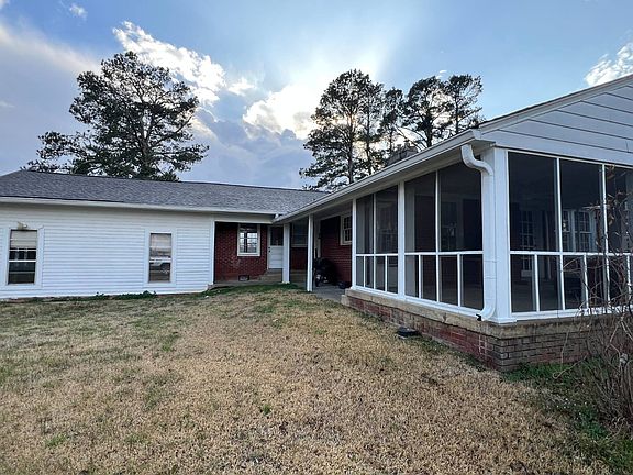 4th image of 1192 Riverdale Rd