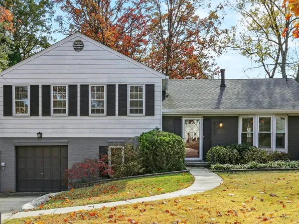 8802 Stonehaven Ct, Rockville, MD 20854