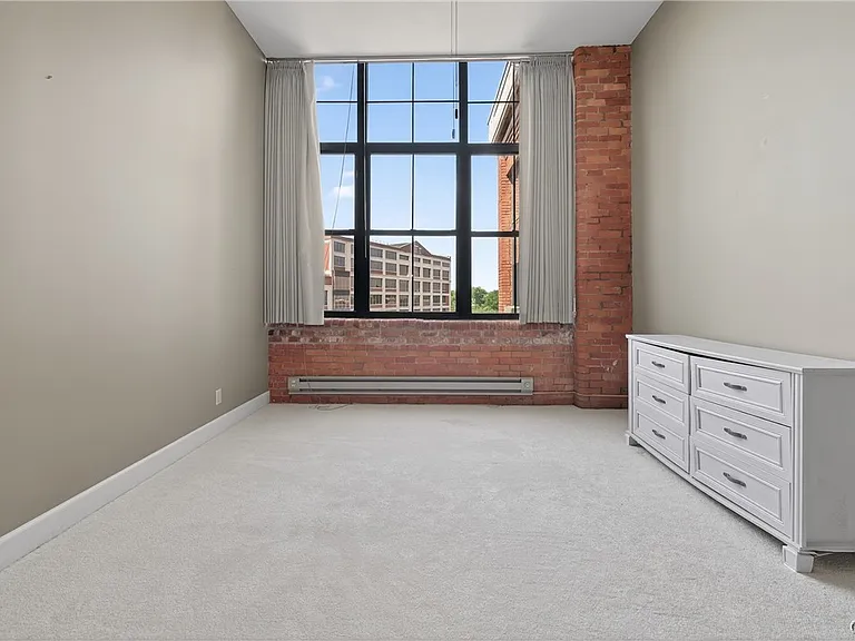 526 Plum St #402 — Photo 26
