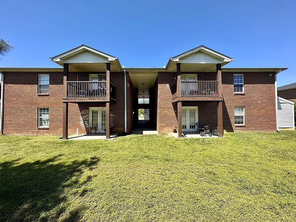 Two Bedroom Pet Friendly Apartment For Rent Near Post!