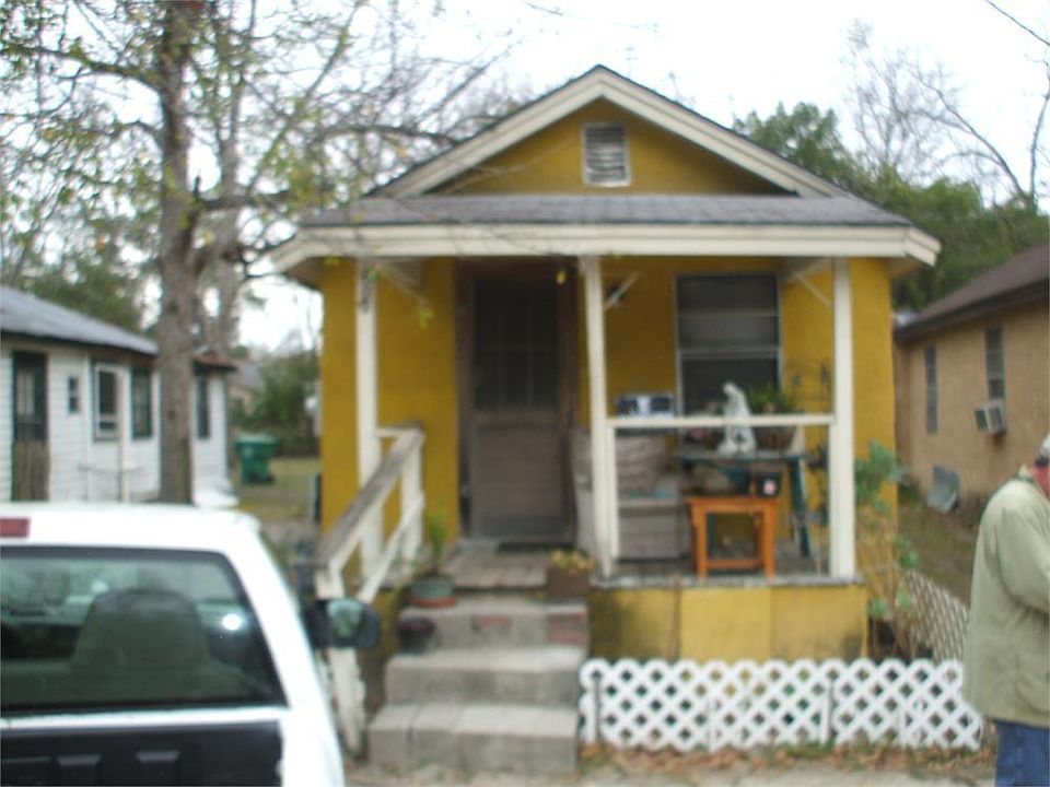 1st image of 807 S Oak 811 St