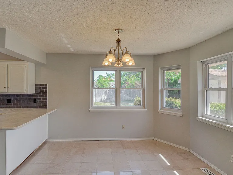 9800 Craford Ct — Photo 18