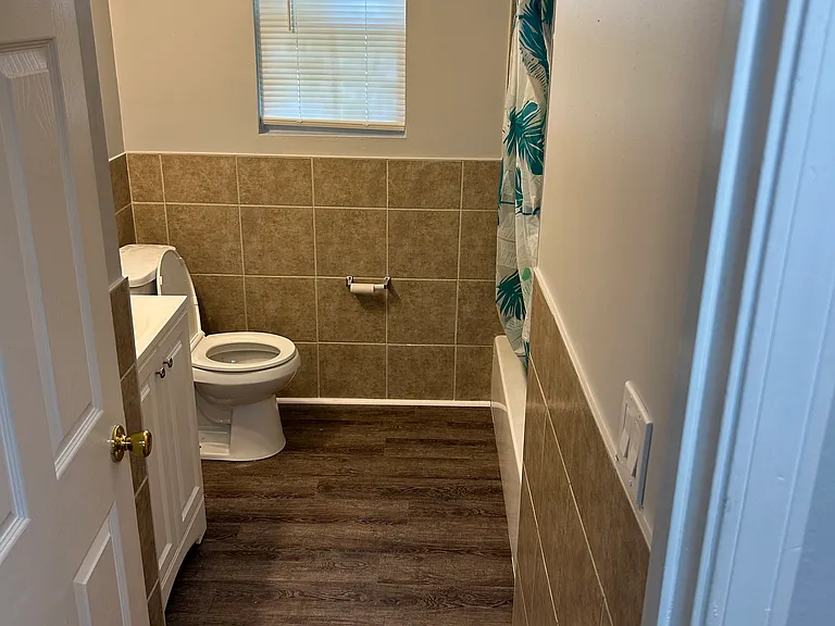 1481 Graham St SW — Photo 8