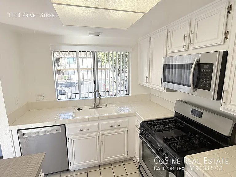 1113 Privet St — Photo 6