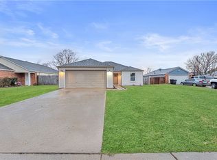 1330 Nantucket St, Springdale, AR 72764