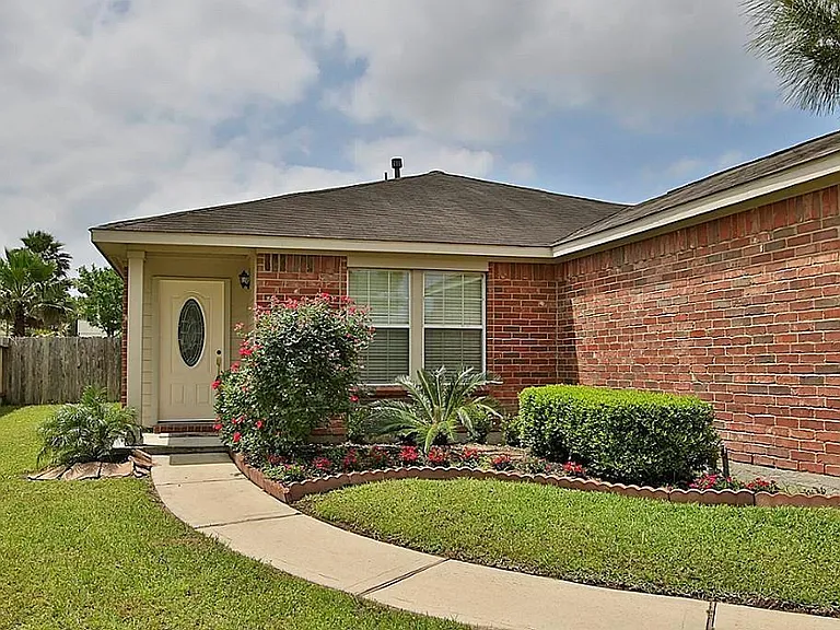 811 Slate Valley Ln — Photo 2