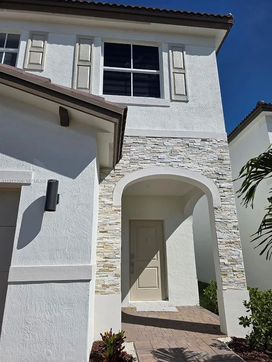 Building Photo - 2741 SE 24th Ct #2741