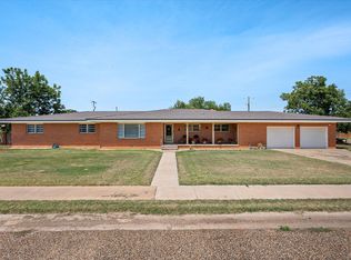 302 SW 5th St, Lockney, TX 79241