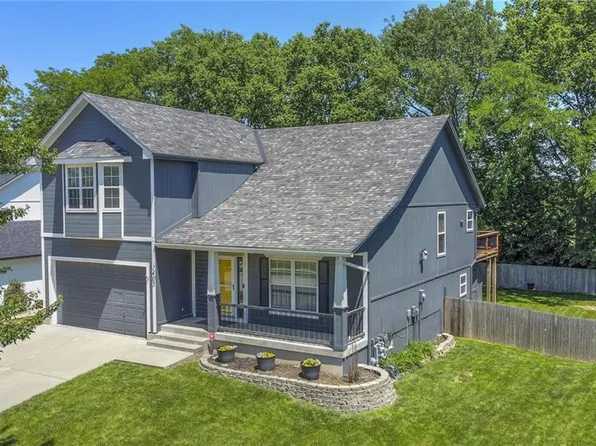 1405 Meadows Ln, Greenwood, MO 64034