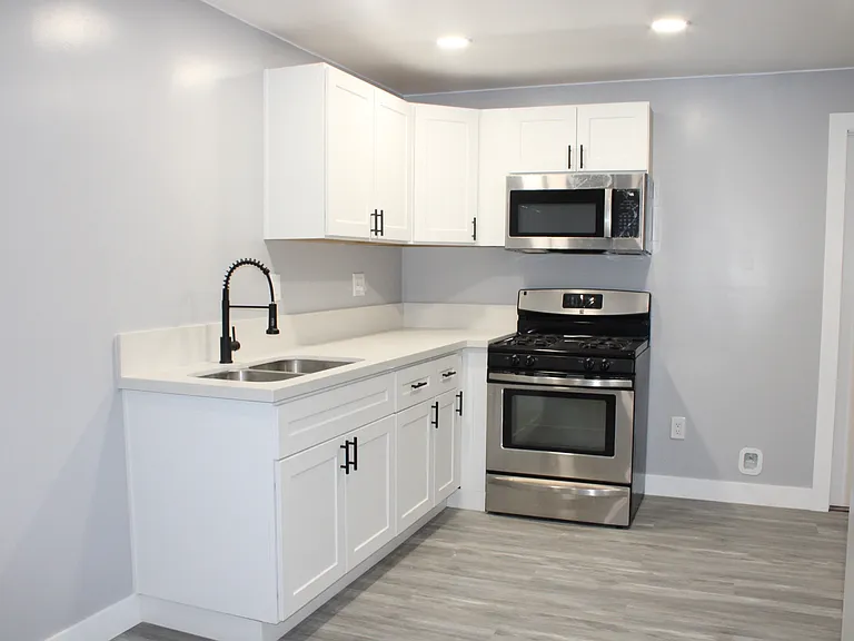 10252 Vena Ave — Photo 6