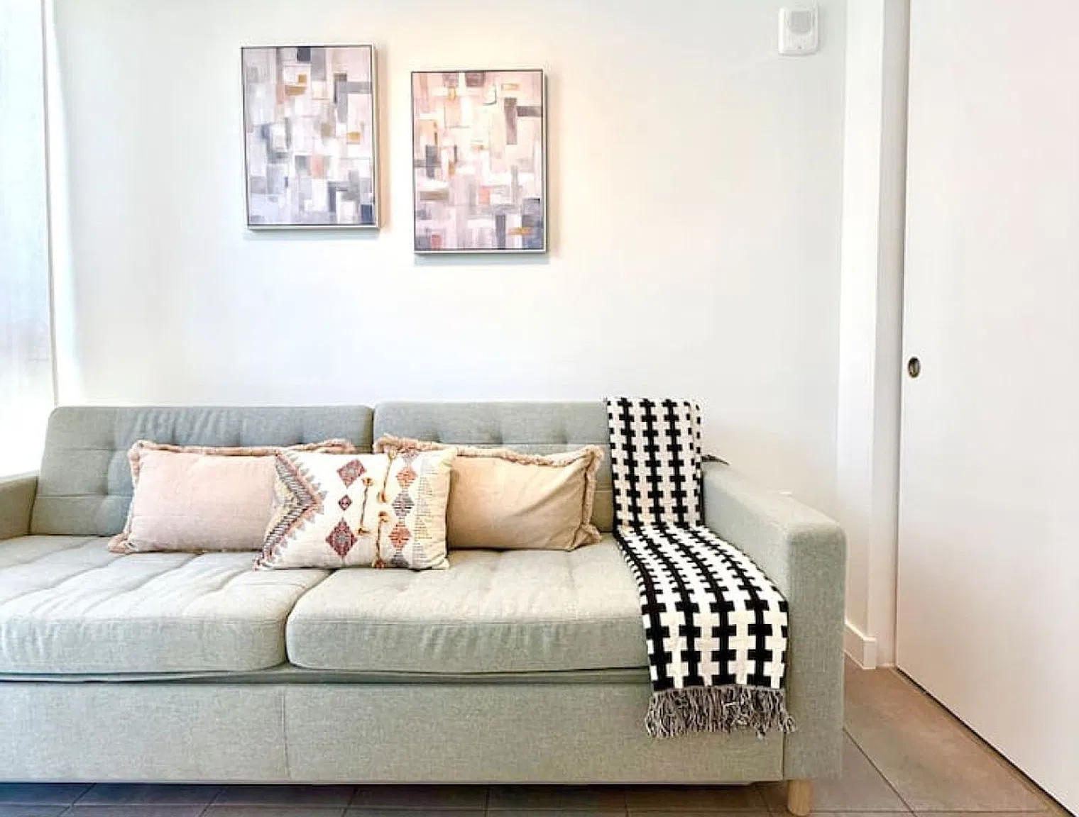 1 bed, 1.0 bath, 4628 sqft, $4,441 — Photo 2