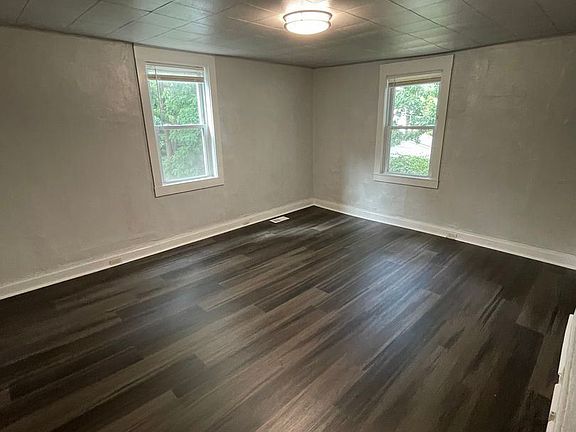 2nd image of 209 Park Ave #10198242
