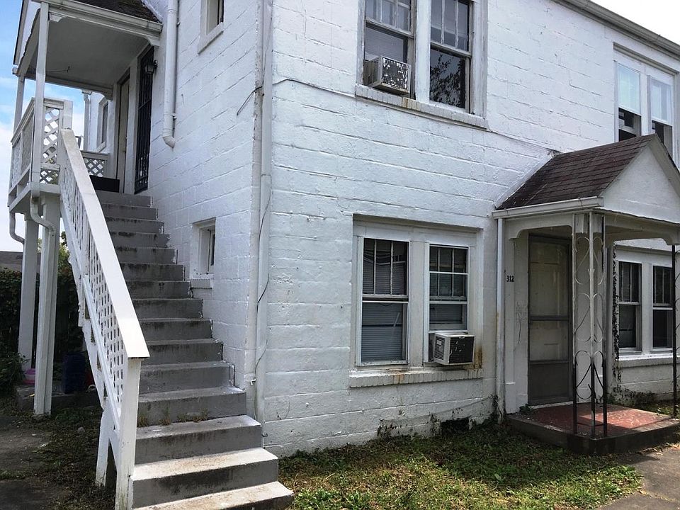 Outside view fo Second Floor Apt.