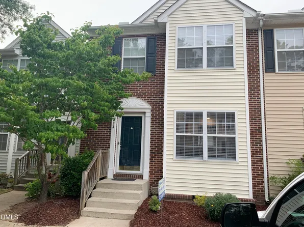 204 Climbing Ivy Ct, Cary, NC 27511