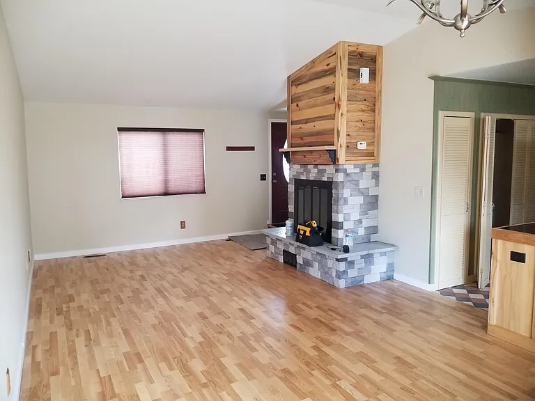 800 Tracey Pkwy — Photo 9