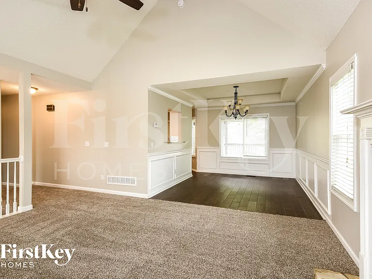 1064 Whispering Woods Dr — Photo 4