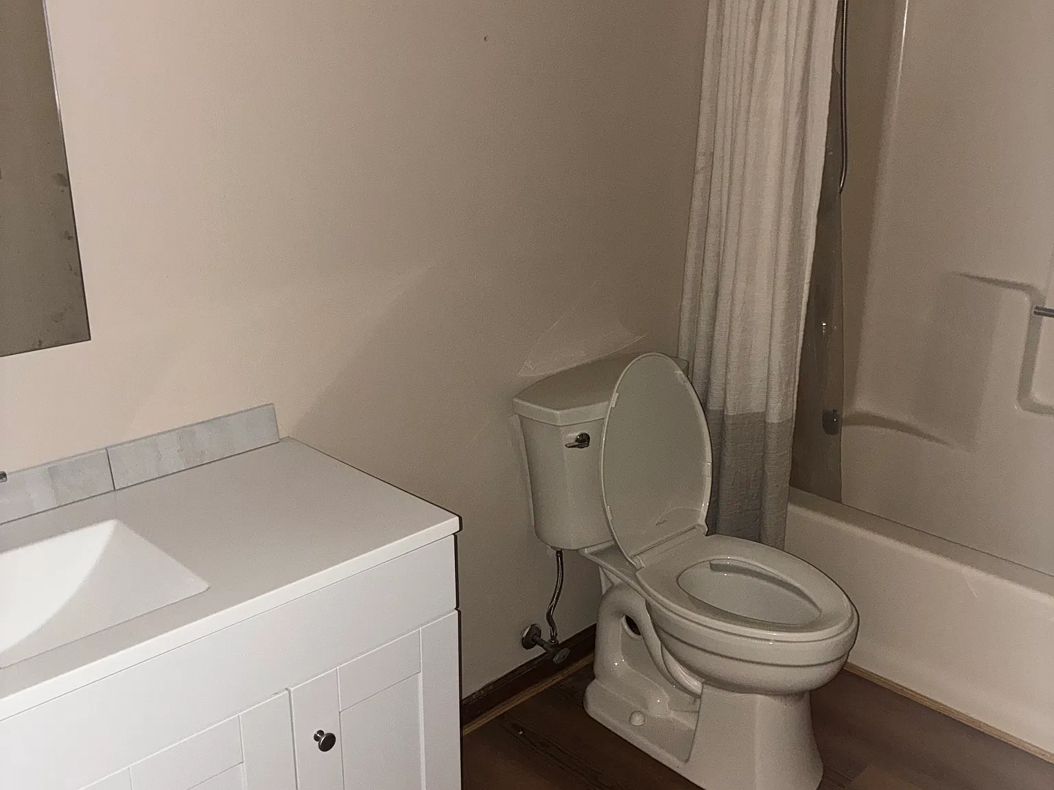 2 bed, $1,000 — Photo 4