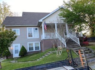 117 Perry Ave, Hazard, KY 41701