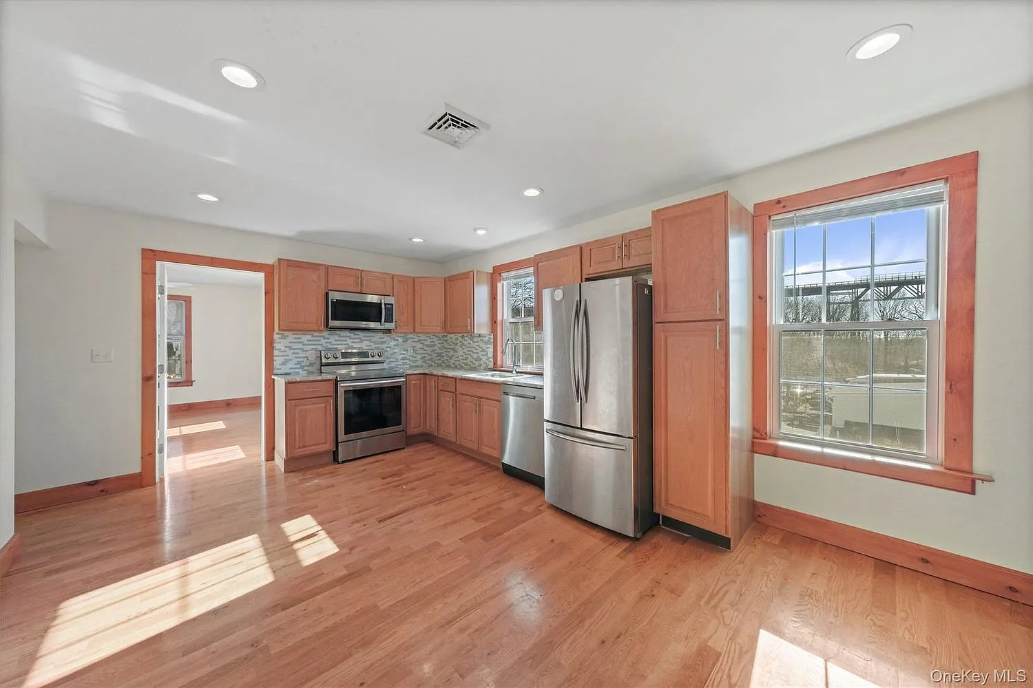2 bed, 1104 sqft, $2,250 — Photo 2