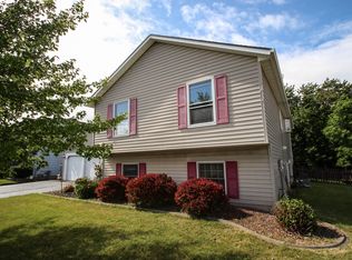 318 Crosby Ln, Rochester, NY 14612
