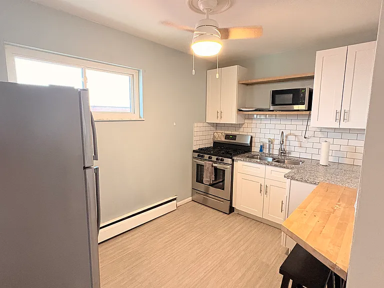 2543 Vera Ave #3 — Photo 4