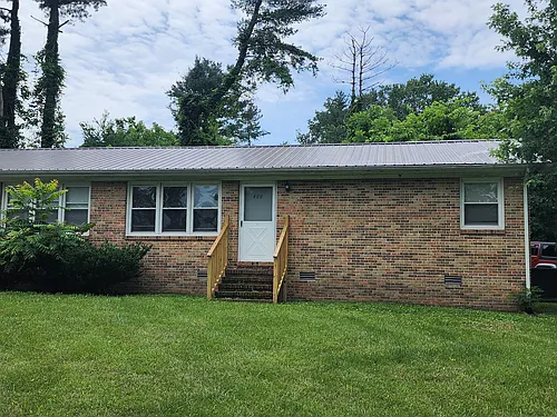 408 Meadow Ln Photo 1