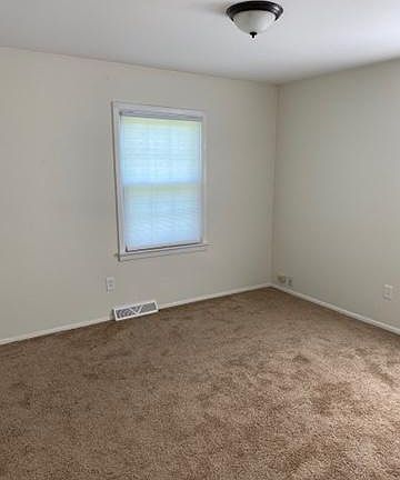 5th image of 438 North St APT 8A