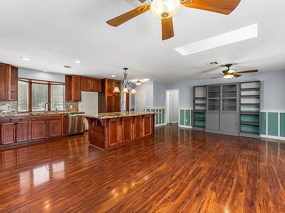2nd image of 24251 Friar St